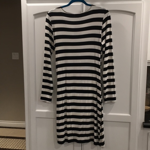 ⭐️SOLD⭐️ Wrap dress - Picture 5 of 5